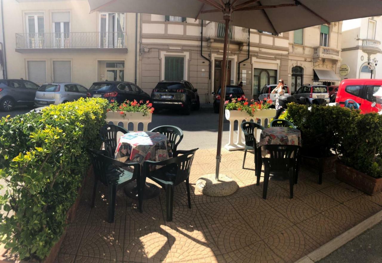 Hotel Stella Del Mare Viareggio Buitenkant foto